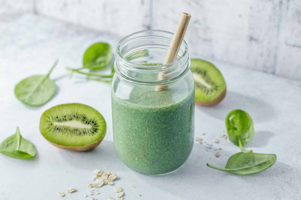 Comment faire des smoothies protéinés sans poudre pour un boost matinal?