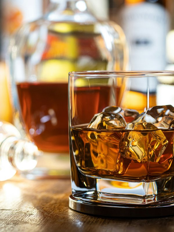 Découvrez le calendrier de l'avent whisky 2024 : un voyage gustatif